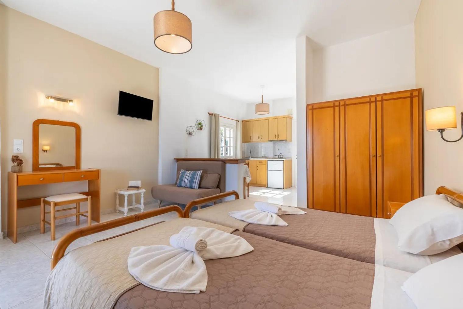 Apartment Bambas Astrakeri